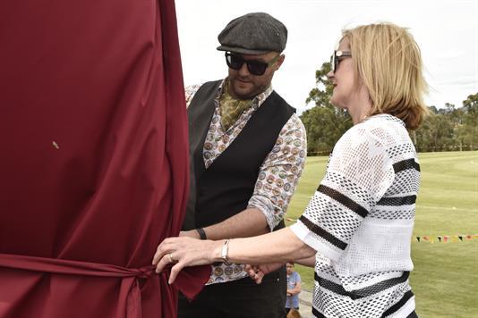 Theunveilingwith Sarah Tipping